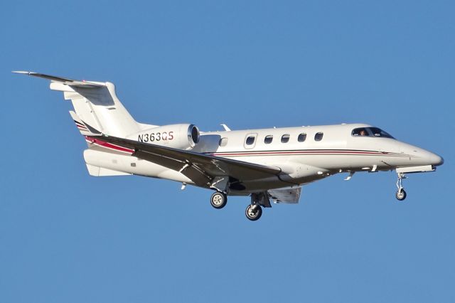 Embraer Phenom 300 (N363QS)