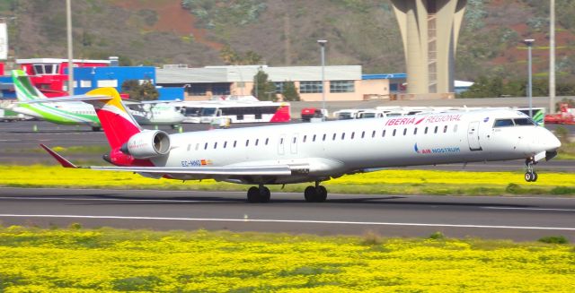Bombardier CRJ-1000 (EC-MNQ) - Air Nostrum operator
