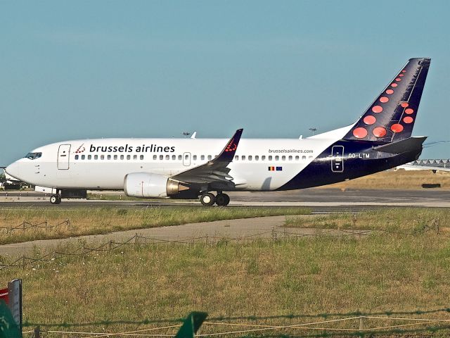 Boeing 737-700 (OO-LTM)