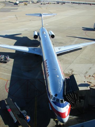 McDonnell Douglas MD-82 —