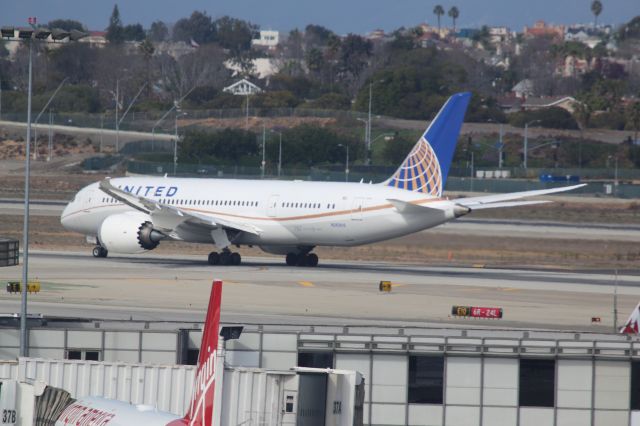 Boeing 787-8 (N26906)