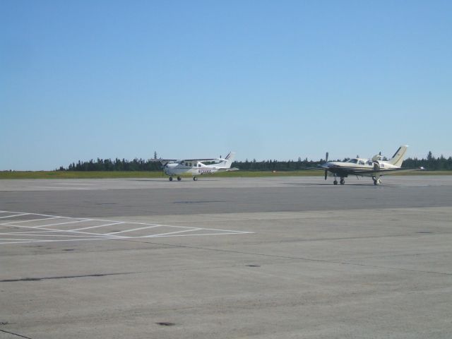 Cessna Centurion (N732RS) - N732RS and N501SR Getting ready to depart for BGBW 21/8/8
