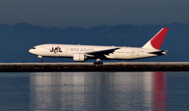 Boeing 777 (JA710J)