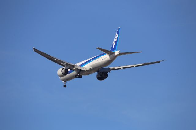 BOEING 777-300ER (JA794A)