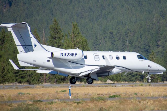 Embraer Phenom 300 (N323KP)