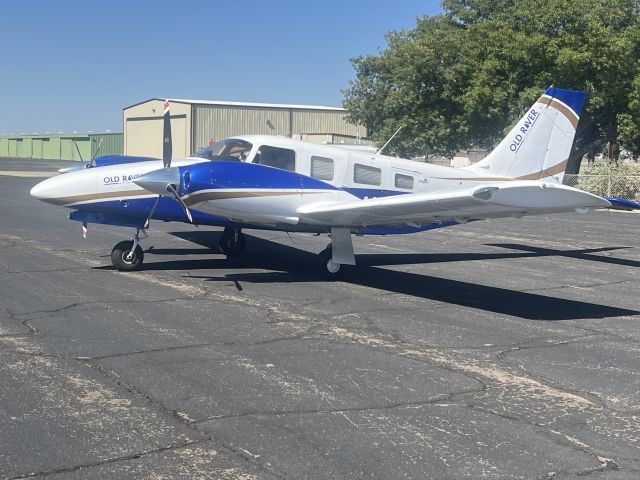 N240R — - Sitting on the ramp at E01