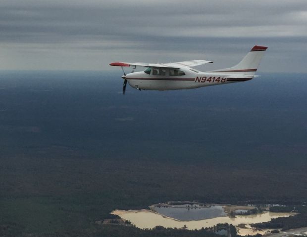 Cessna Centurion (N94148) - Being chased by a Piper Arrow Turbo.