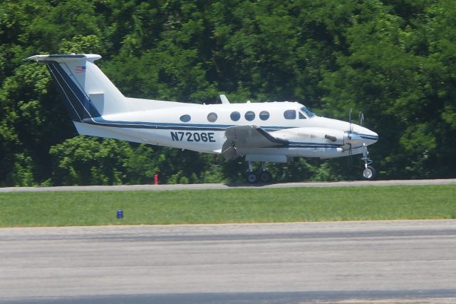 Beechcraft King Air 90 (N7206E)