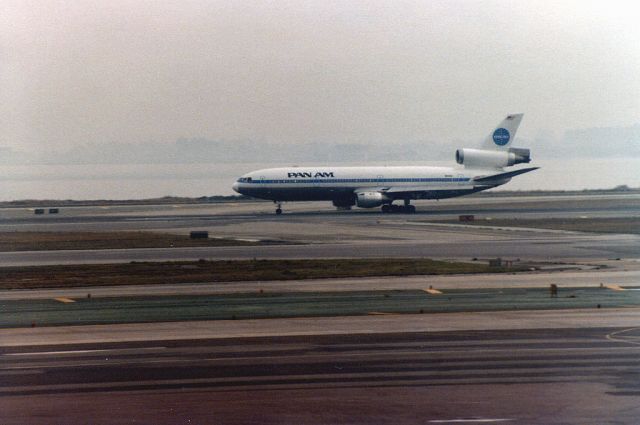 McDonnell Douglas DC-10 (N60NA) - Pan American World Airways - Douglas DC-10-10 C/N 46700/14 - N60NA - at SFO 1980-Dec-24.