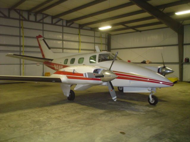 Beechcraft Duke (N4141S)