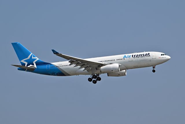Airbus A330-300 (C-GUBD)