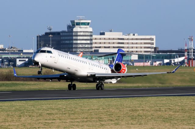Canadair Regional Jet CRJ-900 (EI-GEF) - SK540 on the way back to CPH