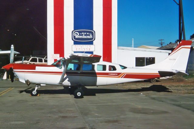 N6425H — - CESSNA 207A - REG : N6425H (CN 207-00520 ) - BANKSTOWN NSW. AUSTRALIA YSBK ANOTHER 35 MM SLIDE CONVERSION.