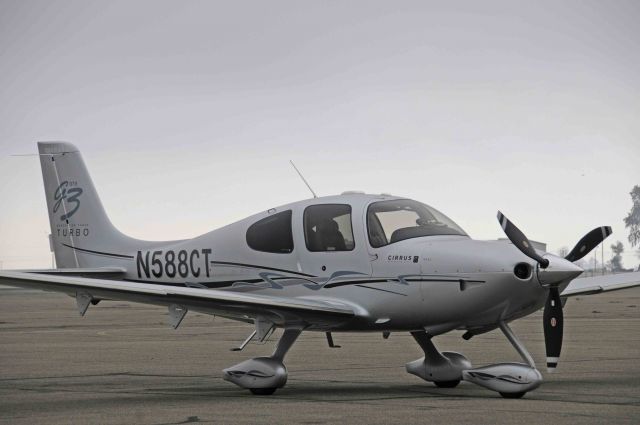 Cirrus SR-22 (N588CT)