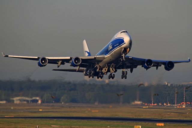 Boeing 747-400 (VQ-BFX)