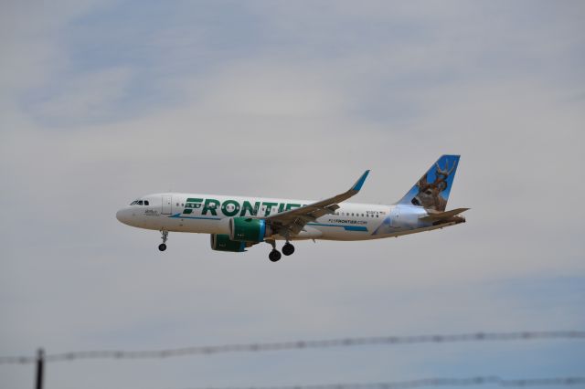 Airbus A320 (N301FR) - "Wilbur the Whitetail" on short final 35L 03/19/17