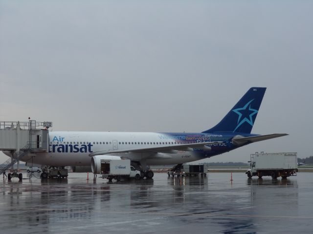Airbus A310 (C-FDAT)