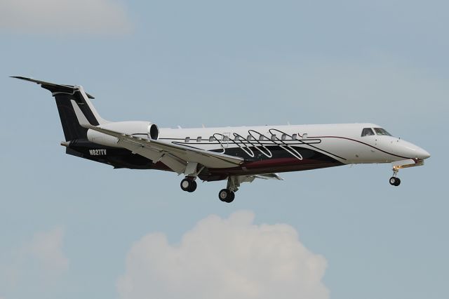 Embraer ERJ-135 (N827TV) - Derby 2012 arrival