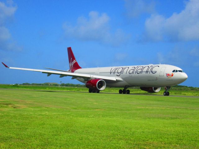 Airbus A330-300 (G-VINE)