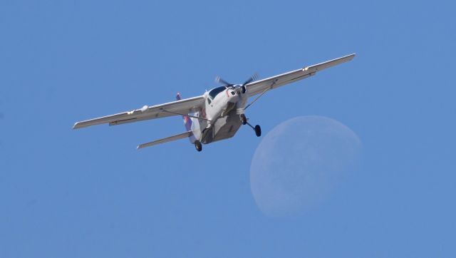 Cessna Caravan (N918FE) - phoenix sky harbor international airport 05NOV20