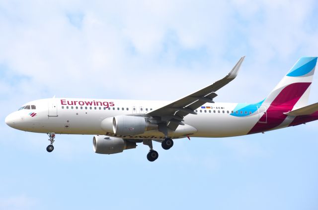 Airbus A320 (D-AEWI)