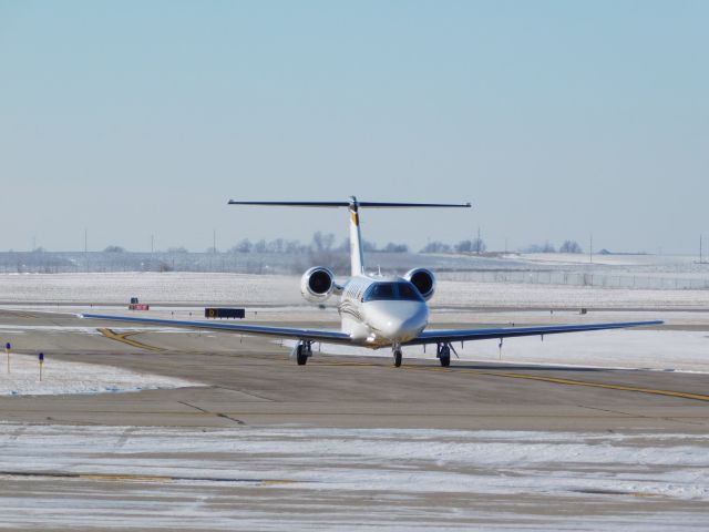 Cessna Citation CJ4 (N429MR) - N429MR lands and taxis to park among the many Cessna 172s that were flying that day.