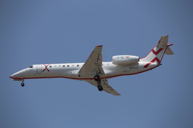 Embraer ERJ-135 (N261JX)