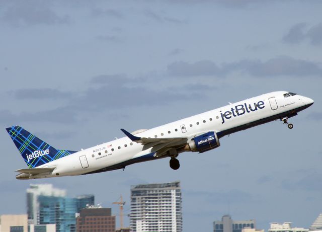 Embraer ERJ-190 (N203JB)