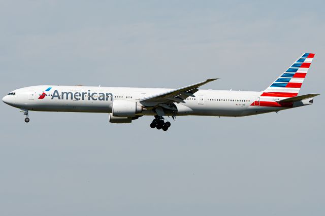 BOEING 777-300ER (N717AN)