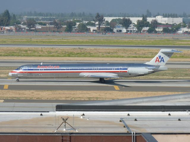 McDonnell Douglas MD-82 (N474)