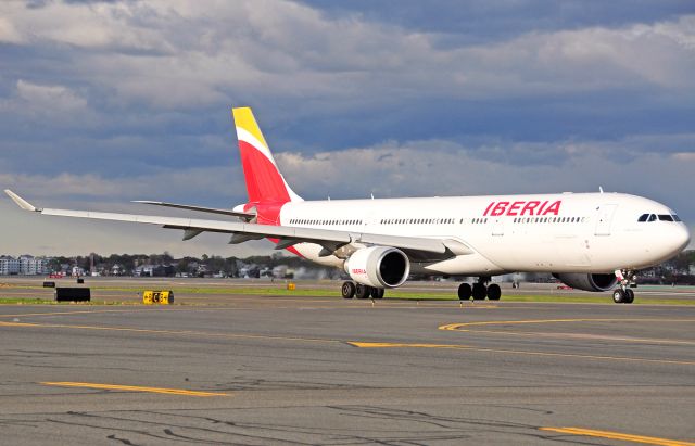 Airbus A330-300 (EC-LYF)