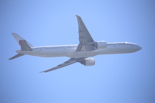 BOEING 777-300ER (JA737J)