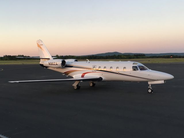 IAI Gulfstream G100 (N962A) - early morning Hot Springs airport