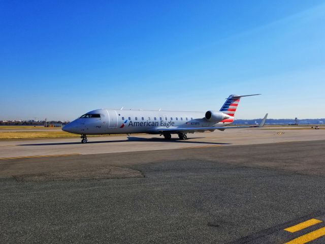 Canadair Regional Jet CRJ-200 (N218PS)