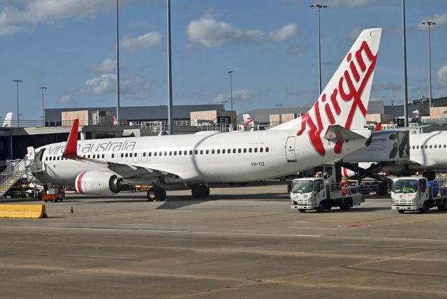 Boeing 737-800 (VH-YIZ)