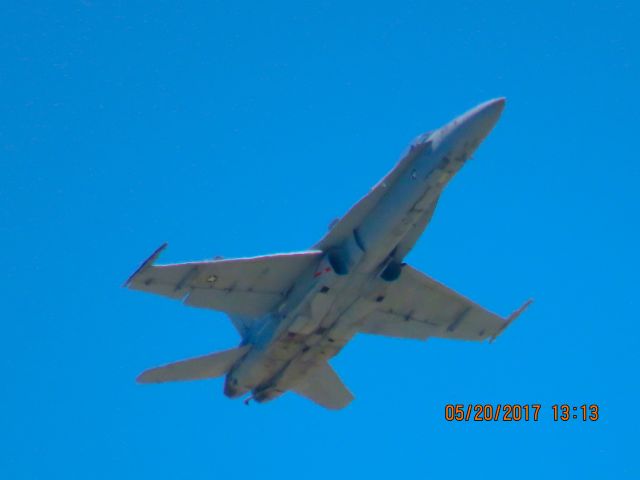 McDonnell Douglas FA-18 Hornet (76-3761)