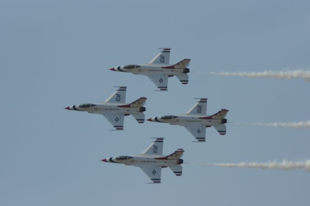 Lockheed F-16 Fighting Falcon —