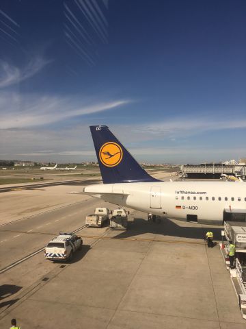 Airbus A320 (D-AIDO)