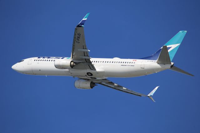 Boeing 737-800 (C-FWJS)