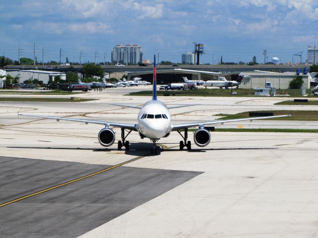 Airbus A320 (N345NW)