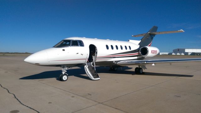 Hawker 800 (N32KB)