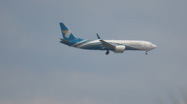 Boeing 737 MAX 8 (A40MI) - Taken from my house and the aircraft is on its final towards VOMM/MAA Chennai International Airport