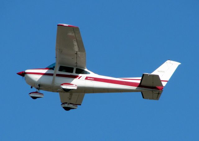 Cessna Skylane (N226AC) - Off of runway 32 at Downtown Shreveport.