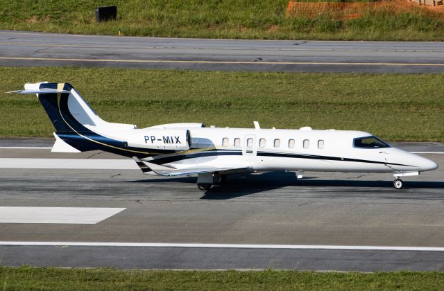 Bombardier Learjet 75 (PP-MIX)