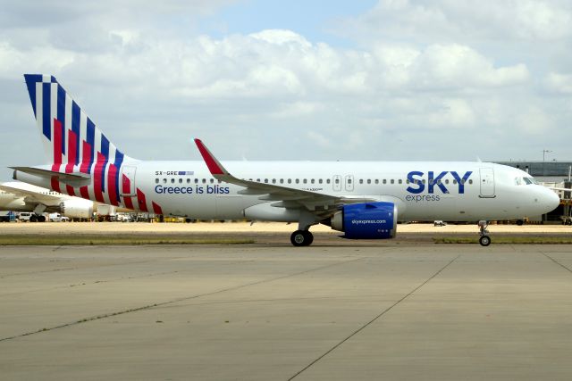Airbus A320neo (SX-GRE) - Taxiing to Stand 217 on 10-Jun-22 operating flight SEH700 from LGAV.