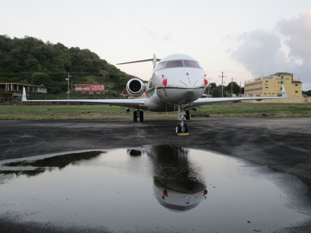 Bombardier Global 5000 (N53GX)