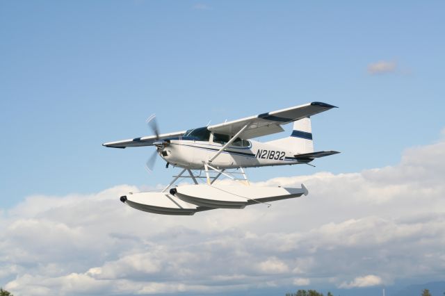 Cessna Skywagon (N21832)