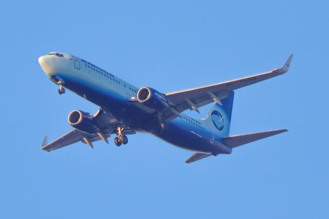 Boeing 737-800 (RA-73266)