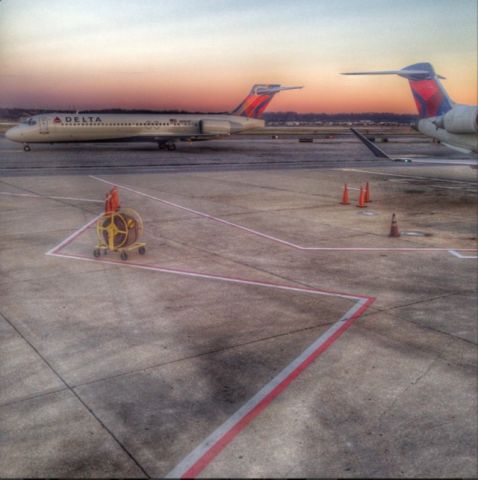 Boeing 717-200 — - Obviously edited, still think the filter shows a nice perspective. Evening rush at DCA.