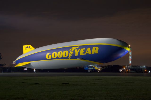 Unknown/Generic Airship (N2A) - N2A on the pad before going into the hangar for the night.